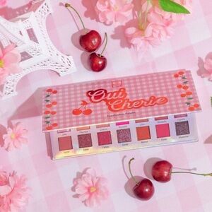 THE BEAUTY CROP Oui Cherie Eyeshadow Palette